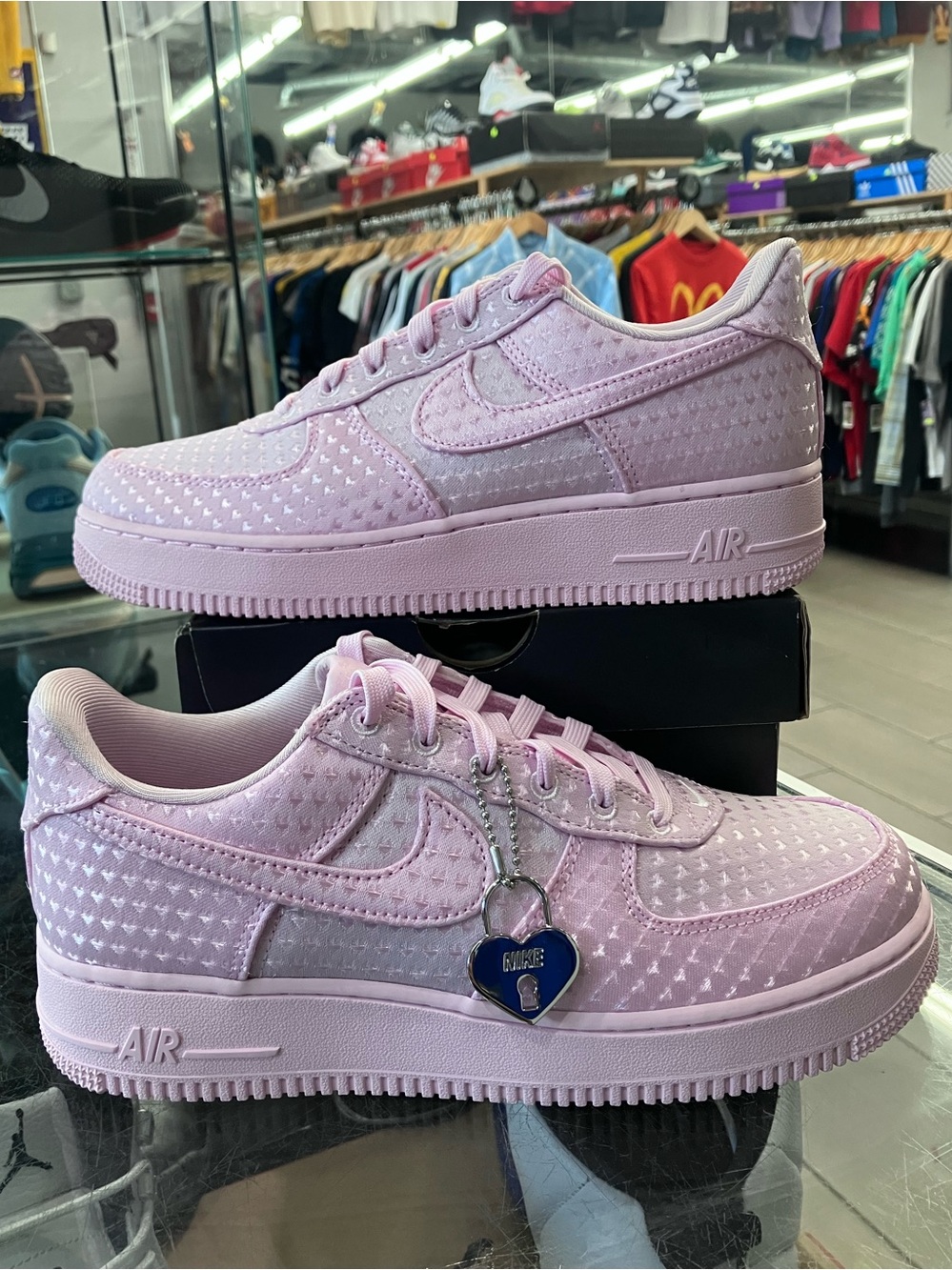 Women’s Nike Air Force 1 Low Valentine’s Day Pink Foam Size 8.5